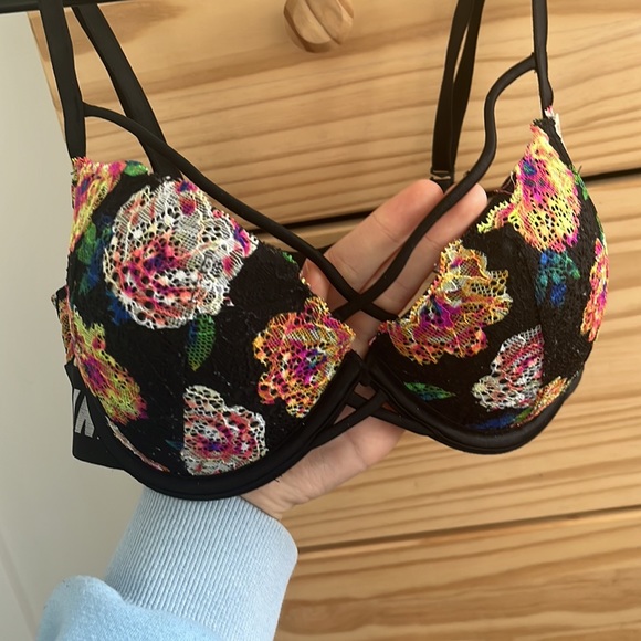 3/25$-Pink date push up bra - Picture 2 of 3